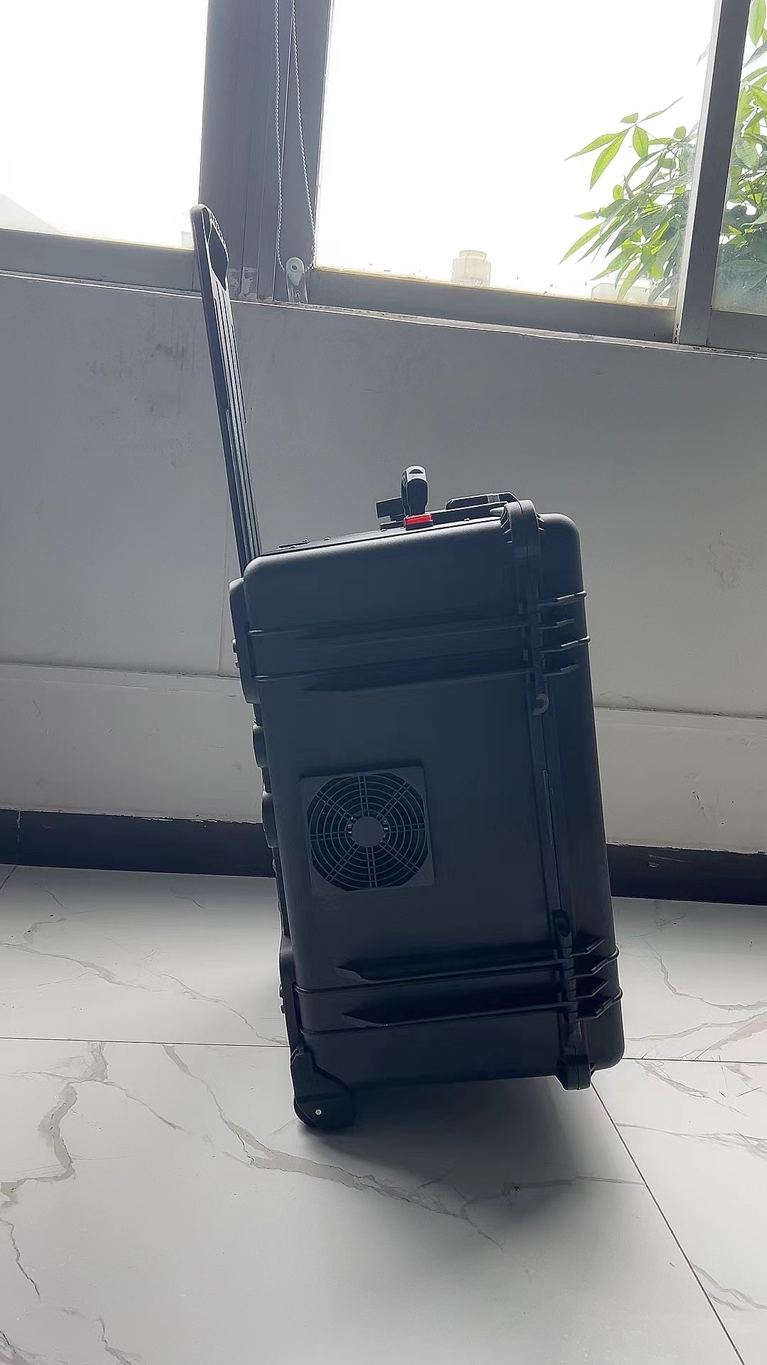 越西手拉箱型移动通信干扰器